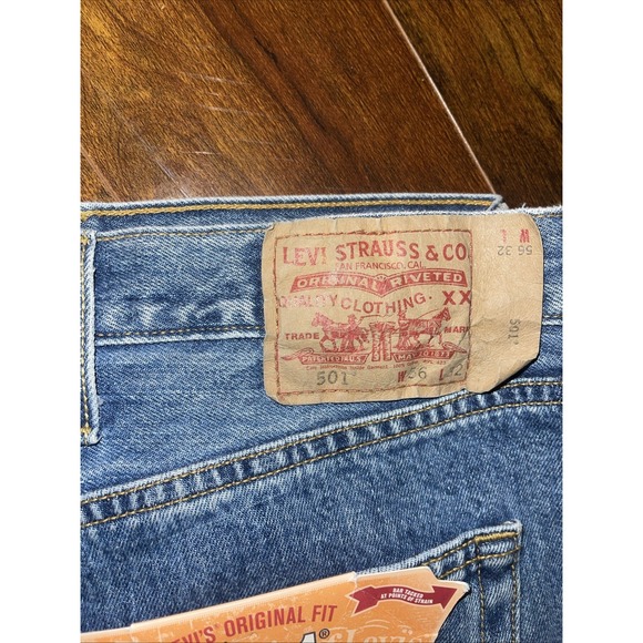 NWT Mens LEVIS 501 Original Shrink‎ To Fit Button Fly Jeans 56 x 32 Dark Blue - Picture 3 of 6